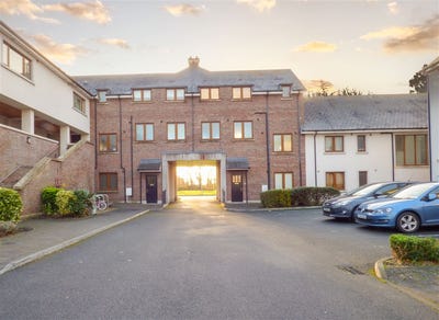 /international/ie/11-watersedge-naas-kildare-210109687915/
