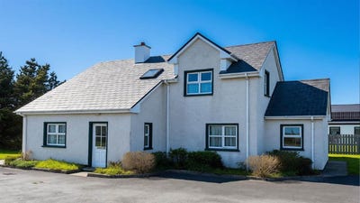 /international/ie/15-fairgreen-fairhill-dungloe-cork-210109680745/