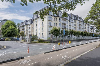 /international/ie/apartment-86-block-4-clearwater-cove-old-dunleary-road-dun-laoghaire-dublin-210109681971/
