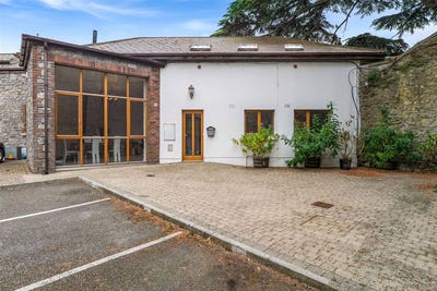 /international/ie/12-rock-court-slane-meath-210109672964/