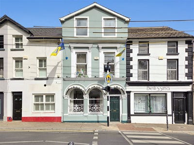 /international/ie/19-davis-street-tipperary-town-tipperary-210119756223/