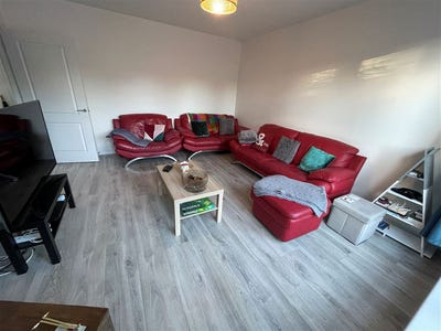 /international/ie/castlechurch-drive-newcastle-galway-210109683222/