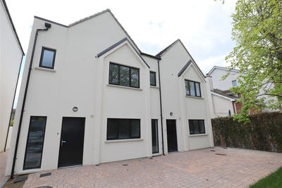 /international/ie/1-hamlet-wood-hamlet-lane-balbriggan-dublin-210109676894/