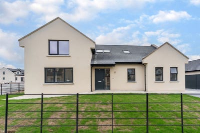 /international/ie/blackhall-cluain-aoibhinn-carrighill-upper-calverstown-kildare-210110313218/