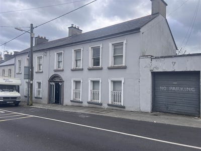 /international/ie/thomas-street-limerick-limerick-210109670292/