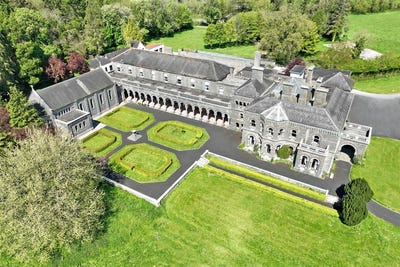 /international/ie/cahermoyle-house-newcastle-west-limerick-210109679582/