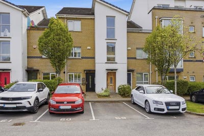 /international/ie/61-st-samson-s-square-balgriffin-dublin-210109683847/
