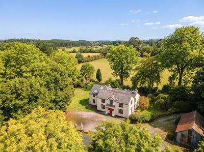 /international/ie/glenview-house-roundwood-wicklow-210110265804/