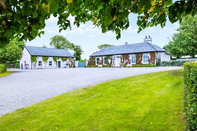 /international/ie/stone-cross-naas-kildare-210119658372/