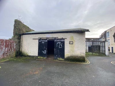 /international/ie/ball-alley-lane-nenagh-tipperary-210109670422/