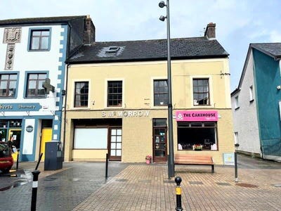 /international/ie/main-street-manorhamilton-leitrim-210109850110/