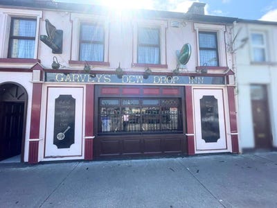 /international/ie/garveys-dew-drop-inn-market-square-charlestown-mayo-210110053038/