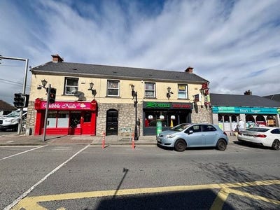 /international/ie/main-street-saggart-dublin-210109799832/
