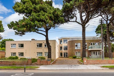 /international/ie/7-warren-court-warrenhouse-road-dublin-13-dublin-210109685459/
