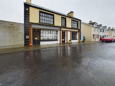 /international/ie/the-goal-post-castlerea-roscommon-210109687107/