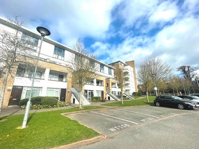 /international/ie/waterville-terrace-dublin-15-dublin-210109683777/