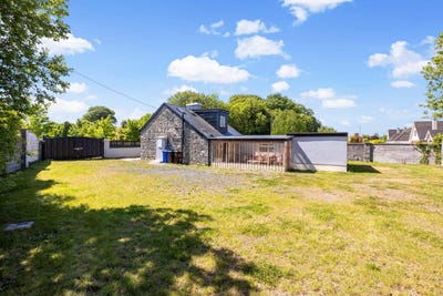 /international/ie/parkstown-lodge-trim-road-ballivor-meath-210110353524/