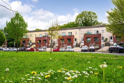 /international/ie/33-millrace-park-saggart-dublin-210109676365/