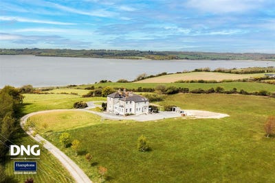/international/ie/manderlay-crosstown-wexford-town-wexford-210109784276/