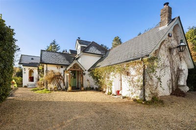 /international/ie/the-thatch-ballinalea-ashford-wicklow-210109675114/