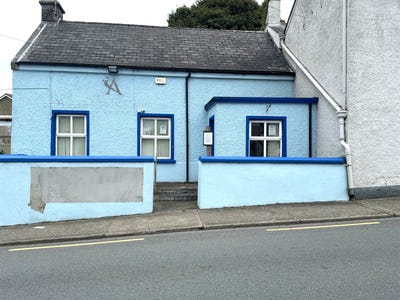 /international/ie/main-street-hacketstown-carlow-210110353459/