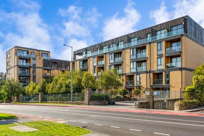/international/ie/35-belville-court-johnstown-road-cabinteely-dublin-210109680054/
