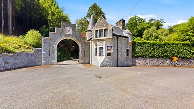 /international/ie/gate-lodge-kilcarra-west-glenart-castle-kilcarra-co-wicklow-woodenbridge-wicklow-210109683896/