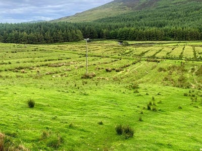 /international/ie/clogher-carrick-louth-210109685733/