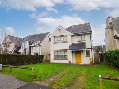 /international/ie/2-maple-drive-naas-kildare-210109675335/