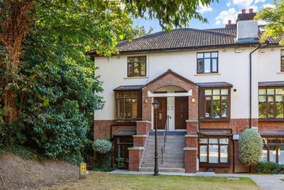 /international/ie/10-cedarmount-st-brigids-road-stillorgan-dublin-210119699073/