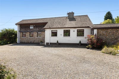 /international/ie/glenties-church-lane-greystones-donegal-210109684549/