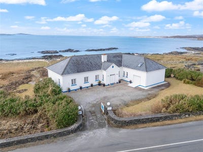 /international/ie/blue-salmon-house-derrigimlagh-clifden-galway-210109682069/