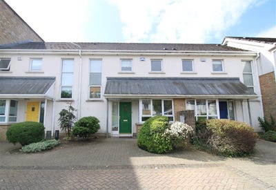/international/ie/73-the-courtyard-dublin-15-dublin-210109683753/