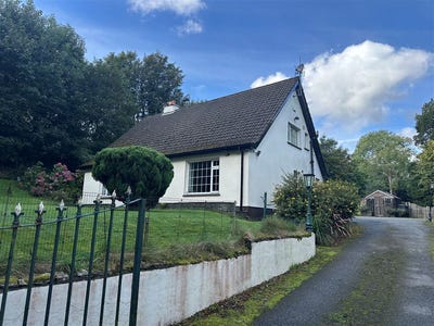 /international/ie/hollybank-glaskenny-enniskerry-wicklow-210109681835/