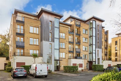 /international/ie/duplex-apartment-littlewood-belarmine-dublin-18-dublin-210109682131/