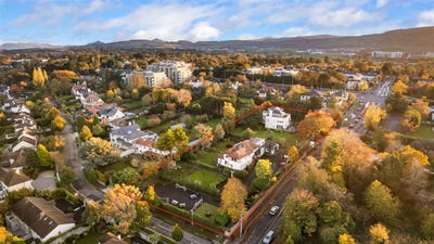 /international/ie/newtownpark-avenue-blackrock-louth-210109686796/