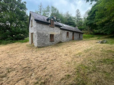 /international/ie/ballinabarny-gap-glen-of-imaal-old-two-story-farmhouse-on-0-89-ha-2-19-ac-donard-wicklow-210109676241/