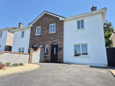 /international/ie/176-cois-na-habhainn-ballygaddy-road-tuam-galway-210109680900/