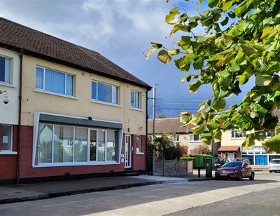 /international/ie/lioscarran-house-32-dale-road-stillorgan-dublin-210109681401/