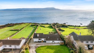 /international/ie/solas-on-approx-0-88-hec-2-17-acres-lower-ballybrack-moville-donegal-210109683583/