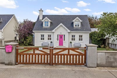 /international/ie/no-8-hilltown-court-ballymitty-wexford-210110072042/
