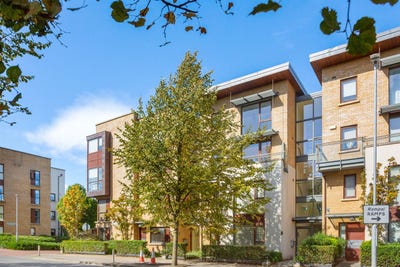 /international/ie/62-castlegate-way-lucan-dublin-210110330305/