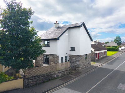 /international/ie/gillie-s-hut-station-road-foxford-mayo-210110265877/