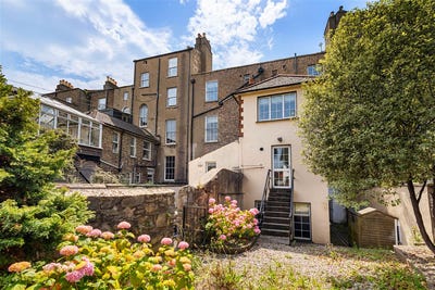 /international/ie/54a-baggot-lane-dublin-4-dublin-210119698984/