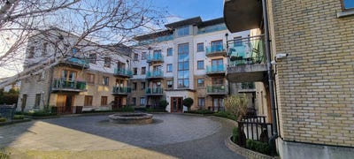 /international/ie/27-rathmines-wood-dublin-6-dublin-210109674004/