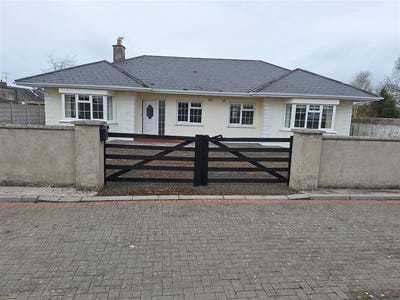 /international/ie/bank-place-hospital-limerick-210109686147/