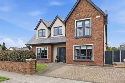 /international/ie/35-hazelbrook-kinsealy-lane-malahide-dublin-210119898095/