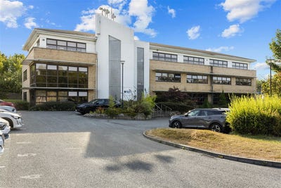 /international/ie/unit-3-swords-business-park-swords-dublin-210119776265/