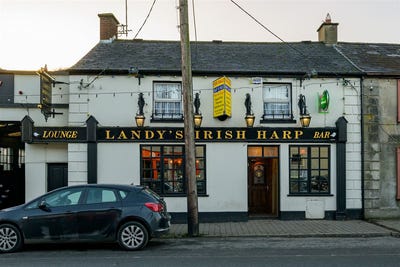 /international/ie/landy-s-irish-harp-19-irish-street-ardee-louth-210109686016/