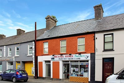 /international/ie/main-street-corofin-galway-210109670078/